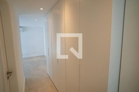 Apartamento para alugar com 225m², 4 quartos e 3 vagasCorredor