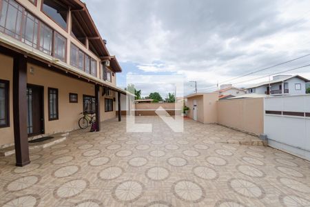 Casa para alugar com 450m², 5 quartos e 8 vagasFachada