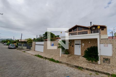 Casa para alugar com 450m², 5 quartos e 8 vagasVista da rua