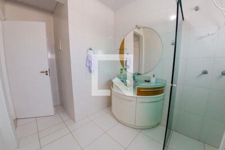 Casa para alugar com 450m², 5 quartos e 8 vagasBanheiro da suíte 4