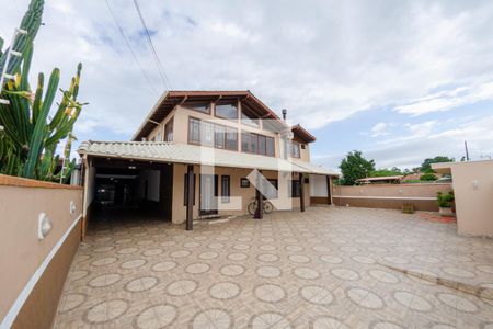 Casa para alugar com 450m², 5 quartos e 8 vagasFachada