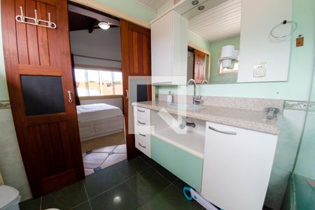 Casa para alugar com 450m², 5 quartos e 8 vagasBanheiro da suíte 5