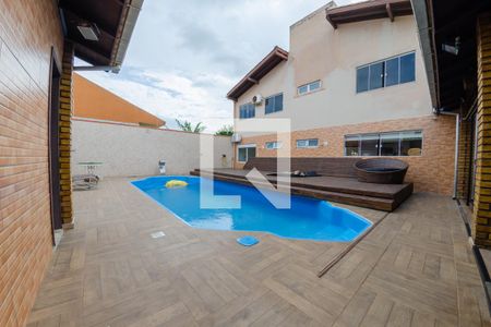 Casa para alugar com 450m², 5 quartos e 8 vagasPiscina