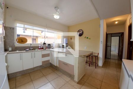 Casa para alugar com 450m², 5 quartos e 8 vagasCozinha