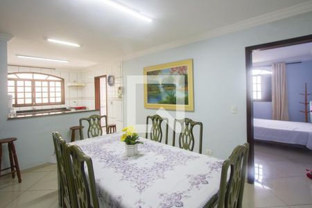 Casa à venda com 540m², 7 quartos e 3 vagas Casa à venda com 540m², 7 quartos e 3 vagasSala de Jantar