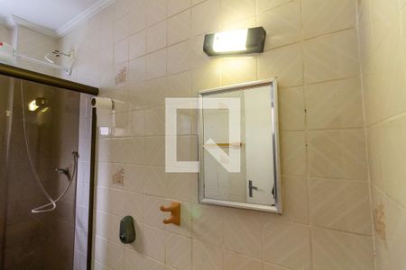 Detalhe do banheiro de apartamento para alugar com 1 quarto, 55m² em Vila Tupi, Praia Grande
