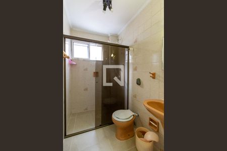Banheiro de apartamento para alugar com 1 quarto, 55m² em Vila Tupi, Praia Grande