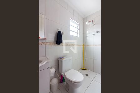 Casa à venda com 250m², 3 quartos e 2 vagas Casa à venda com 250m², 3 quartos e 2 vagasBanheiro de Suíte