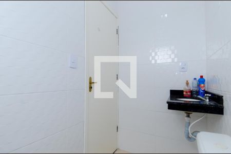 Banheiro de kitnet/studio para alugar com 1 quarto, 35m² em Jardim Vila Galvão, Guarulhos