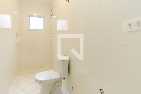 Casa à venda com 500m², 4 quartos e 4 vagasBanheiro da Suíte 1