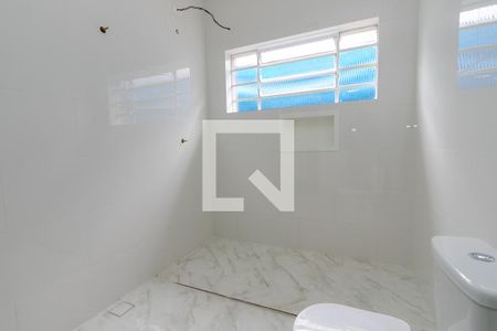 Casa à venda com 500m², 4 quartos e 4 vagasBanheiro da Suíte 2