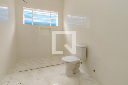 Casa à venda com 500m², 4 quartos e 4 vagasBanheiro da Suíte 2