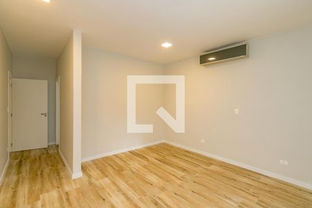 Casa à venda com 500m², 4 quartos e 4 vagasSuíte 2