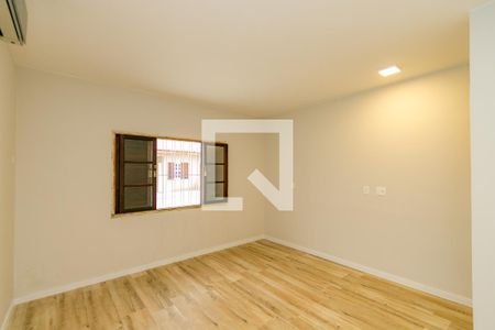 Casa à venda com 500m², 4 quartos e 4 vagasSuíte 2