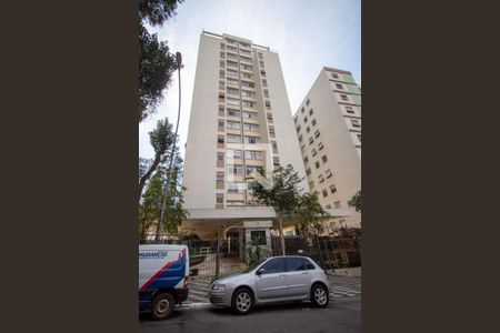Apartamento para alugar com 75m², 2 quartos e 1 vaga Apartamento para alugar com 75m², 2 quartos e 1 vagaFachada