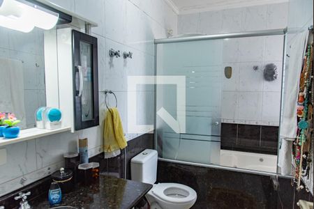 Casa à venda com 237m², 3 quartos e 5 vagasBanheiro da suíte 1