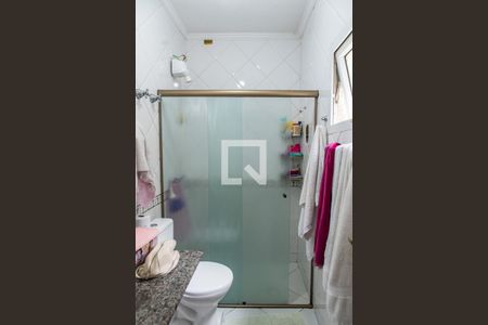 Casa à venda com 237m², 3 quartos e 5 vagasBanheiro da suíte 2