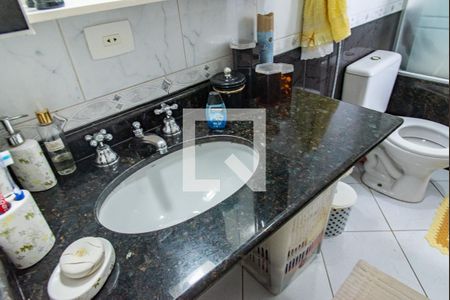 Casa à venda com 237m², 3 quartos e 5 vagasBanheiro da suíte 1