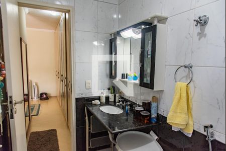 Casa à venda com 237m², 3 quartos e 5 vagasBanheiro da suíte 1