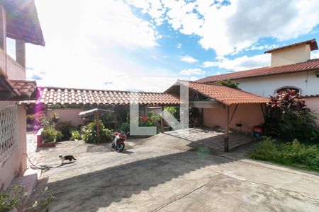 Casa à venda com 600m², 5 quartos e 4 vagasQuintal