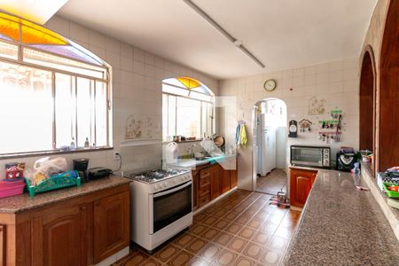 Casa à venda com 600m², 5 quartos e 4 vagasCozinha