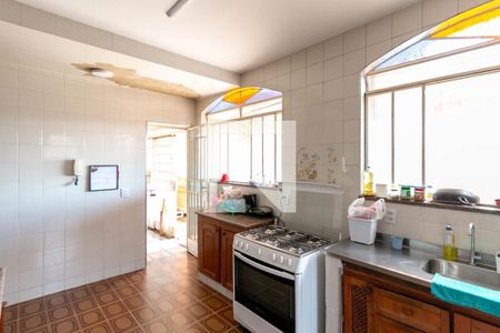 Casa à venda com 600m², 5 quartos e 4 vagasCozinha