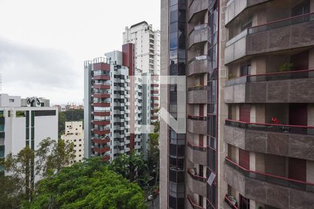 Apartamento para alugar com 184m², 3 quartos e 3 vagas Apartamento para alugar com 184m², 3 quartos e 3 vagasVista da suíte 1