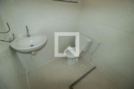 Casa de condomínio para alugar com 65m², 2 quartos e sem vaga Casa de condomínio para alugar com 65m², 2 quartos e sem vagaBanheiro