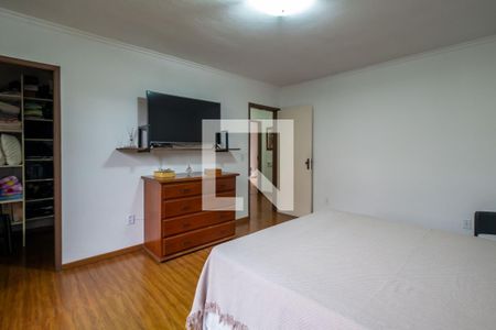 Casa à venda com 330m², 4 quartos e 5 vagas Casa à venda com 330m², 4 quartos e 5 vagasSuíte