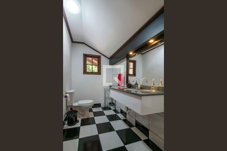 Casa à venda com 330m², 4 quartos e 5 vagas Casa à venda com 330m², 4 quartos e 5 vagasSótão