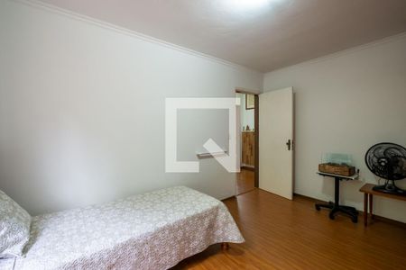 Casa à venda com 330m², 4 quartos e 5 vagas Casa à venda com 330m², 4 quartos e 5 vagasQuarto 2