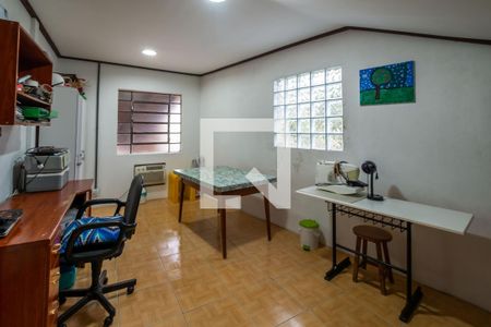 Casa à venda com 330m², 4 quartos e 5 vagas Casa à venda com 330m², 4 quartos e 5 vagasSótão