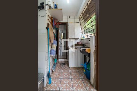 Casa à venda com 330m², 4 quartos e 5 vagas Casa à venda com 330m², 4 quartos e 5 vagasÁrea de Serviço