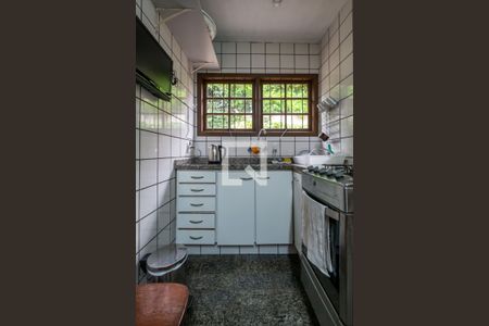 Casa à venda com 330m², 4 quartos e 5 vagas Casa à venda com 330m², 4 quartos e 5 vagasCozinha