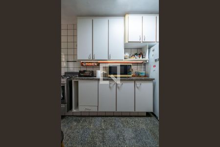 Casa à venda com 330m², 4 quartos e 5 vagas Casa à venda com 330m², 4 quartos e 5 vagasCozinha