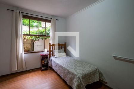 Casa à venda com 330m², 4 quartos e 5 vagas Casa à venda com 330m², 4 quartos e 5 vagasQuarto 2