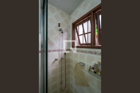 Casa à venda com 330m², 4 quartos e 5 vagas Casa à venda com 330m², 4 quartos e 5 vagasBanheiro Corredor