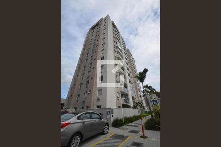 Fachada do bloco de apartamento para alugar com 3 quartos, 68m² em Marechal Hermes, Rio de Janeiro