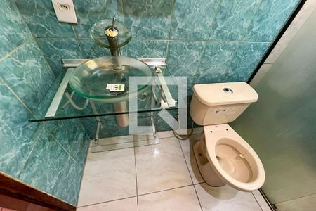 Casa para alugar com 150m², 3 quartos e 2 vagas Casa para alugar com 150m², 3 quartos e 2 vagasBanheiro
