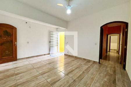 Casa para alugar com 3 quartos, 150m² em Parque Maria Helena, Suzano