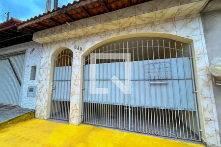 Fachada de casa para alugar com 3 quartos, 150m² em Parque Maria Helena, Suzano