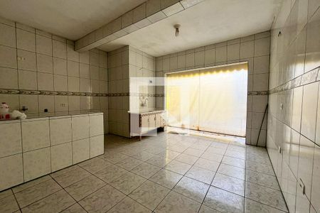 Cozinha e Área de Serviço de casa para alugar com 3 quartos, 150m² em Parque Maria Helena, Suzano