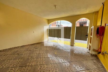 Garagem de casa para alugar com 3 quartos, 150m² em Parque Maria Helena, Suzano