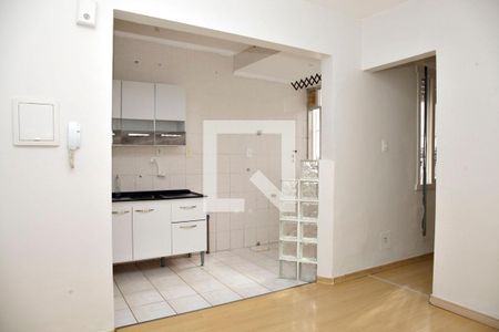 Sala de apartamento para alugar com 1 quarto, 38m² em Passo da Areia, Porto Alegre