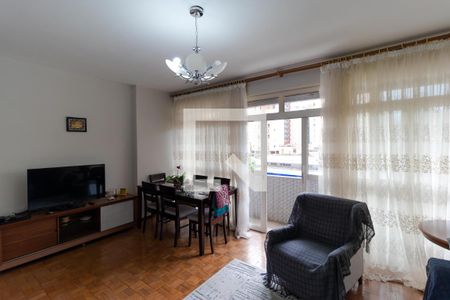 Apartamento à venda com 120m², 3 quartos e sem vagaSalas