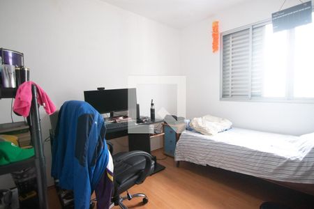 Apartamento à venda com 101m², 3 quartos e sem vagaQuarto 2