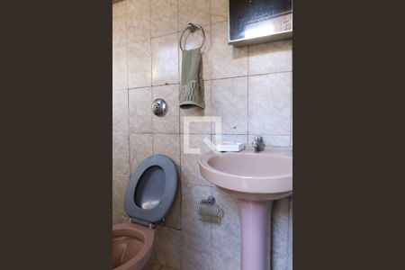 Casa à venda com 300m², 4 quartos e 2 vagasBanheiro de serviço