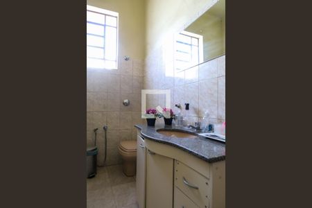 Casa à venda com 300m², 4 quartos e 2 vagasBanheiro