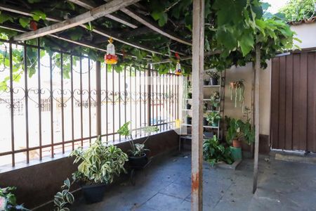 Casa à venda com 300m², 4 quartos e 2 vagasQuintal