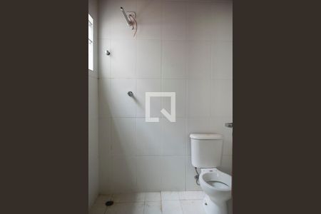 Banheiro quarto 1 de casa de condomínio para alugar com 3 quartos, 70m² em Vila Celeste, São Paulo